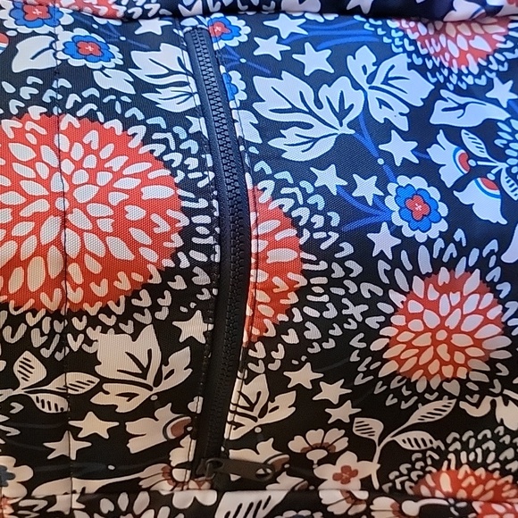 Like New Vera Bradley ReActive Family Tote Bag! Very Large! - Picture 2 of 7